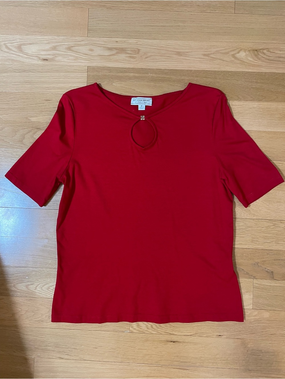 St. John Sport Marie Gray Red Keyhole Top Gold Logo Accent Size M USA
